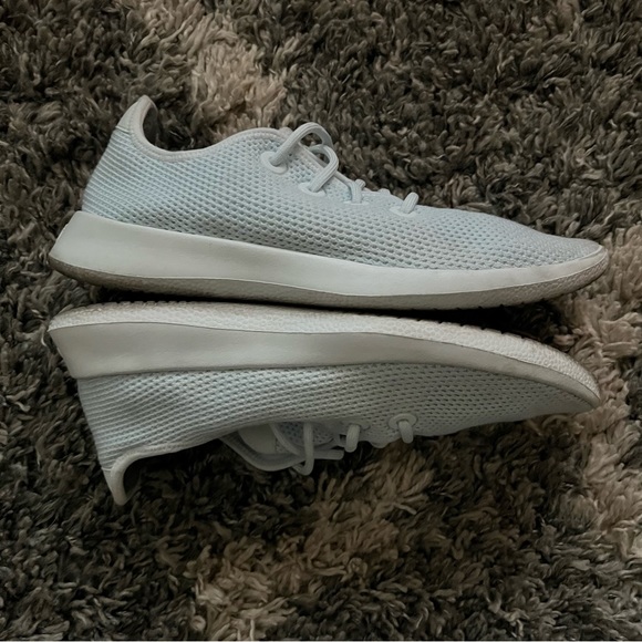 Allbirds Dreamy Green (Cream Hush Sole) Tree Runners. Size 10 - Picture 4 of 10